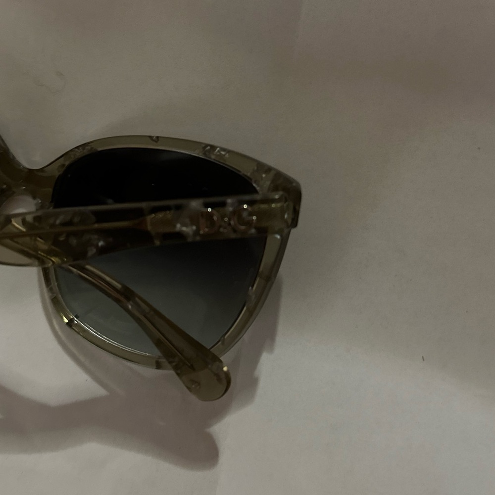 Dolce & Gabbana Sunglasses with Original Case - Pre-owned Clear Lenses - Picture 10 of 11
